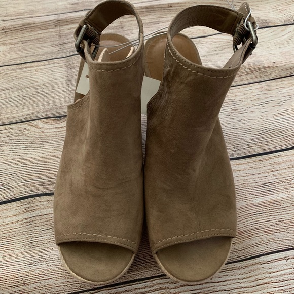 Universal Thread Espadrille Shield Wedges - Picture 3 of 8